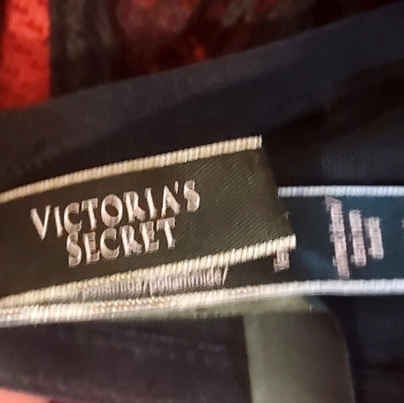 VICTORIA'S secret black very sexy  unlined bras in excellent condition size 34DD - Picture 12 of 16